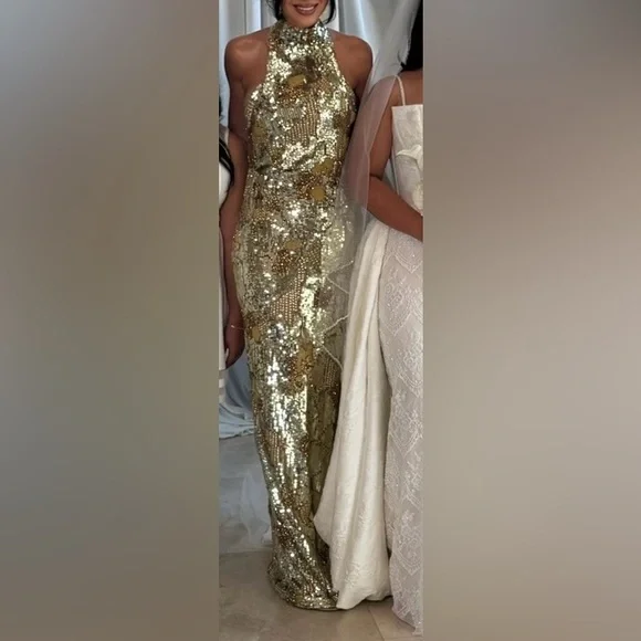 Elegant Sequin Gown - Picture 5 of 5